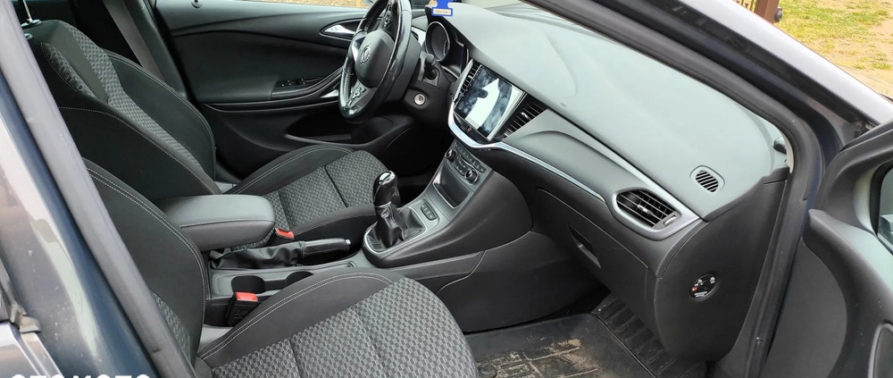 Opel Astra cena 36000 przebieg: 195000, rok produkcji 2016 z Dobrzyca małe 121